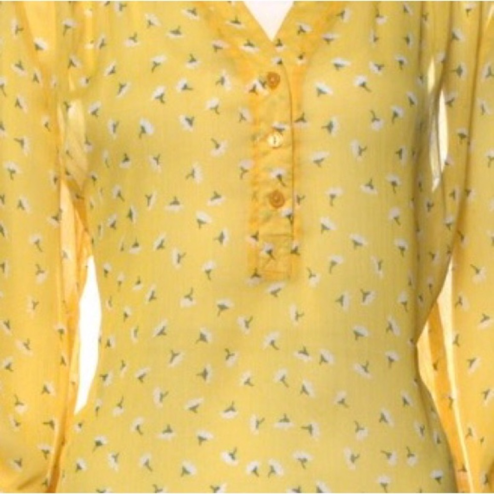 Cynthia Rowley V neck printed yellow blouse retail $330.  Size XL